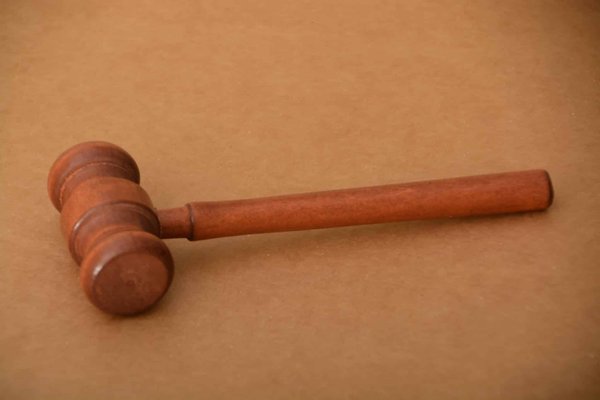 Quel est le rôle d'un courtier bancaire dans le secteur financier ?